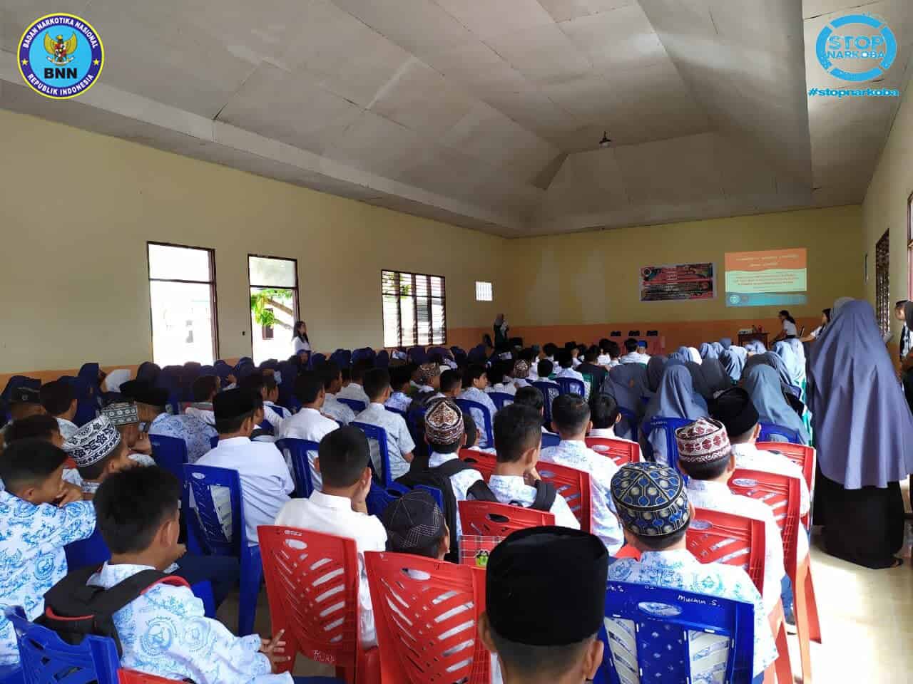 SOSIALISASI ANTI NARKOBA - PESANTREN ARAHAN BITUNG